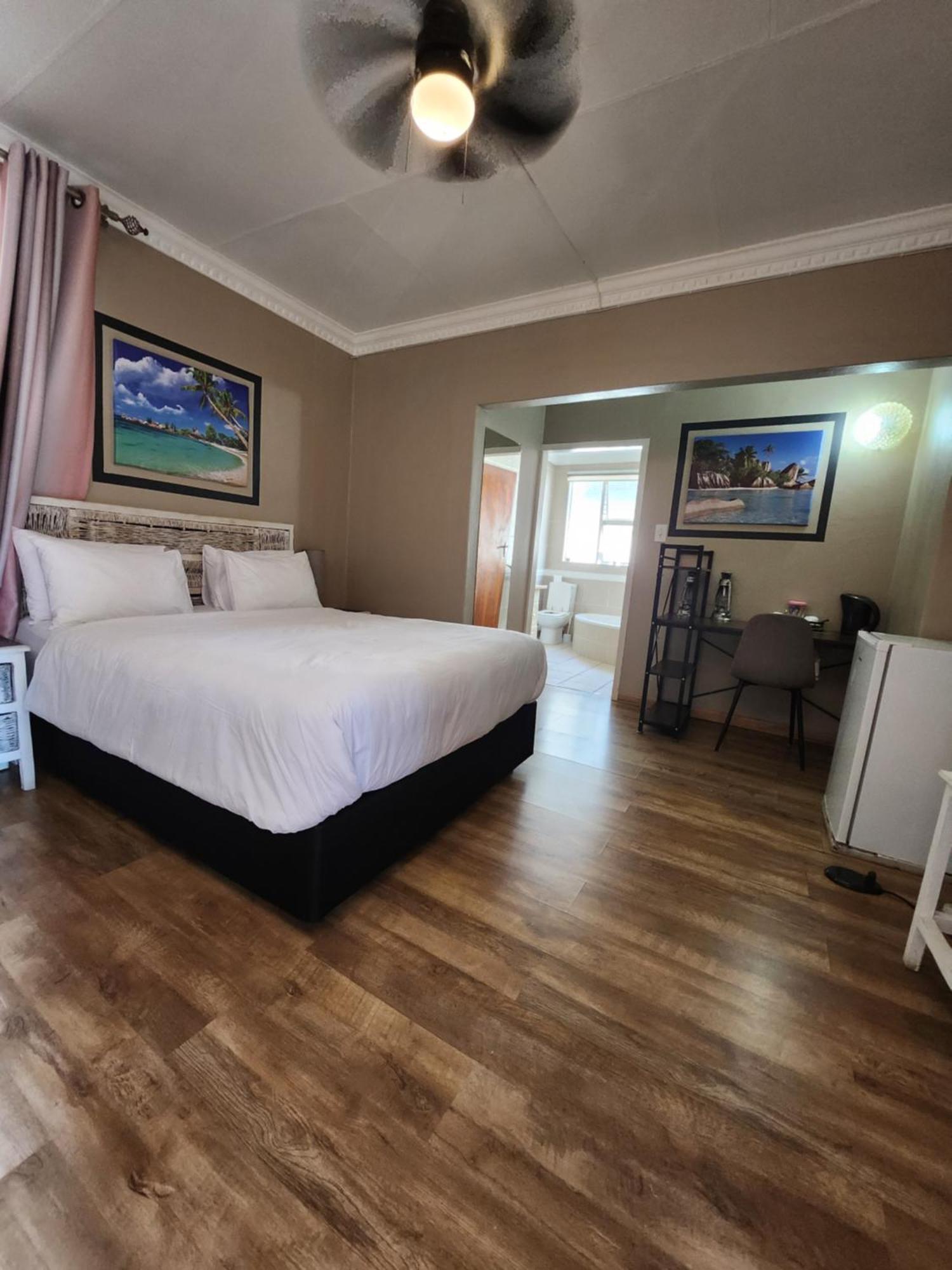 Fm Guest Lodge Comfort, Tranquility & Peace Of Mind Johannesburg Exterior photo
