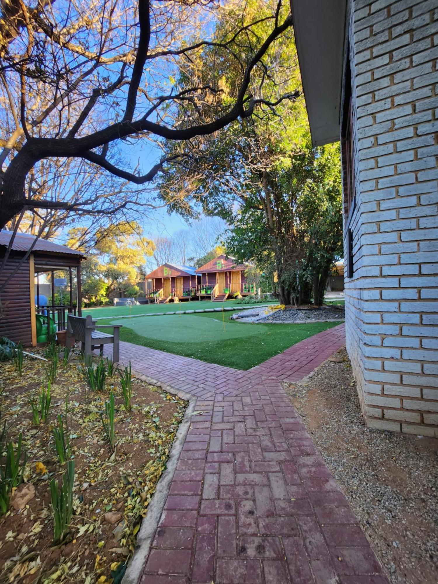 Fm Guest Lodge Comfort, Tranquility & Peace Of Mind Johannesburg Exterior photo