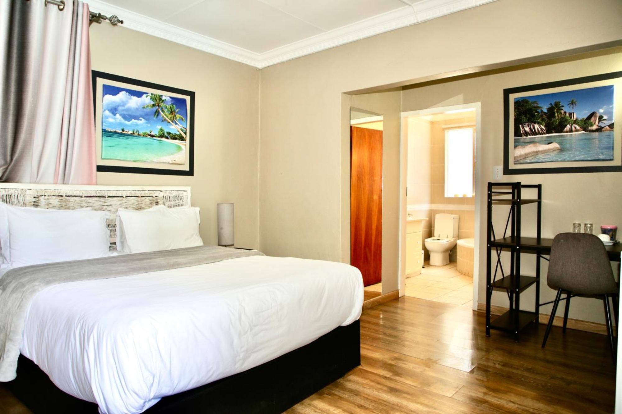 Fm Guest Lodge Comfort, Tranquility & Peace Of Mind Johannesburg Exterior photo